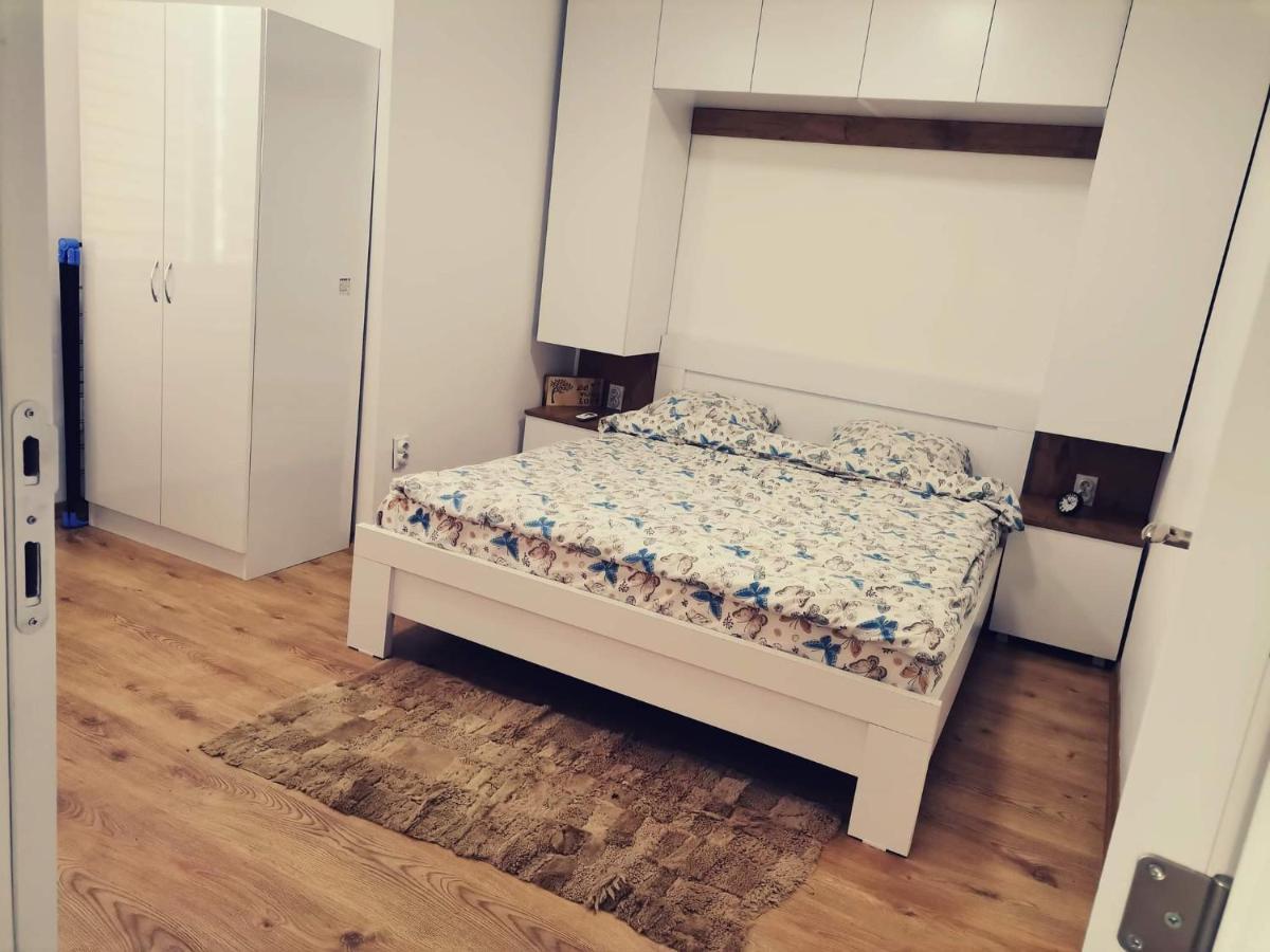 Bjanka Square Apartments Skopje Esterno foto